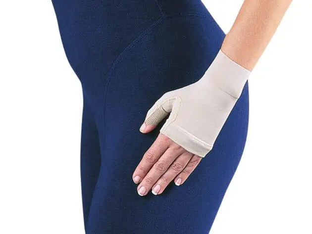 Bella Lite Unisex Gauntlet provides gentle medical grade compression to the hand