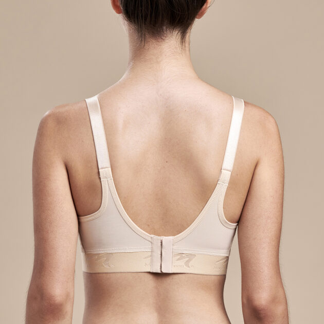 Hook and eye closure for a perfect fit around your body.