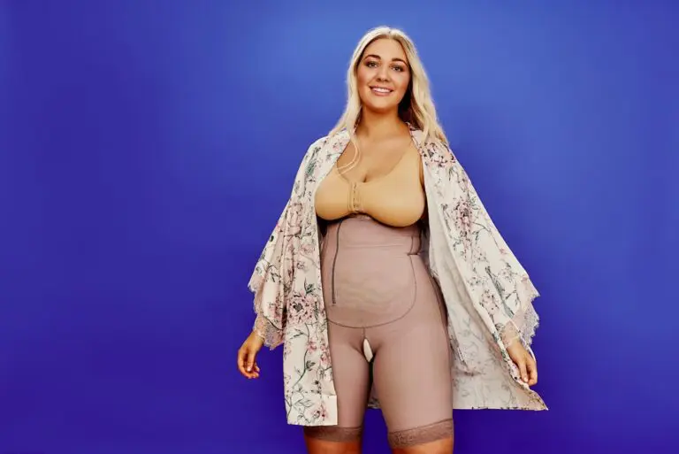 BodyAid Tummy trainer bodysuit in natural with targeted abdominal support and front zip closure. BodyAid stabilizer bra in beige.