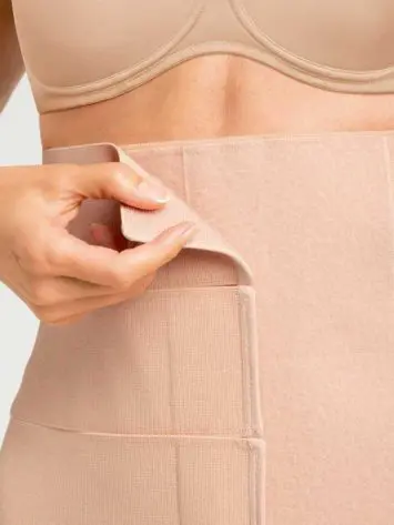 Three adjustable velcro straps to ensure a snug fit